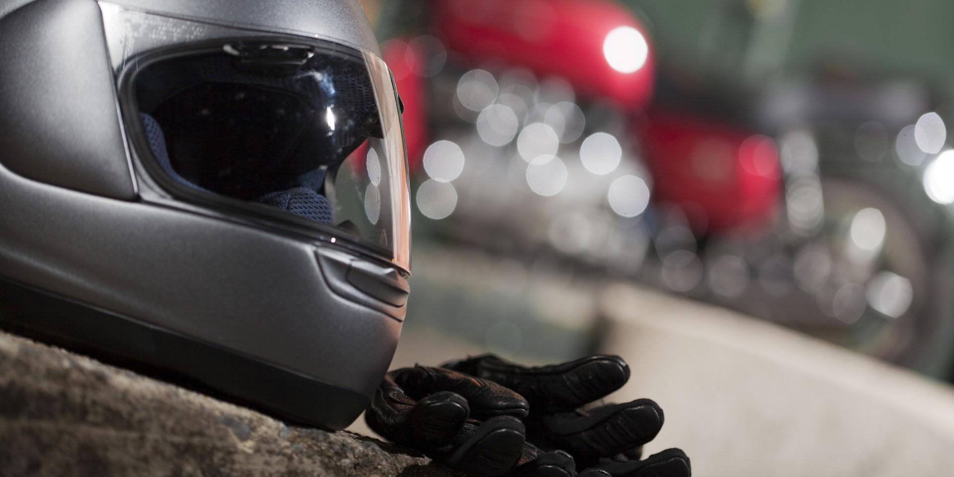 Equipement moto : casque et gants
